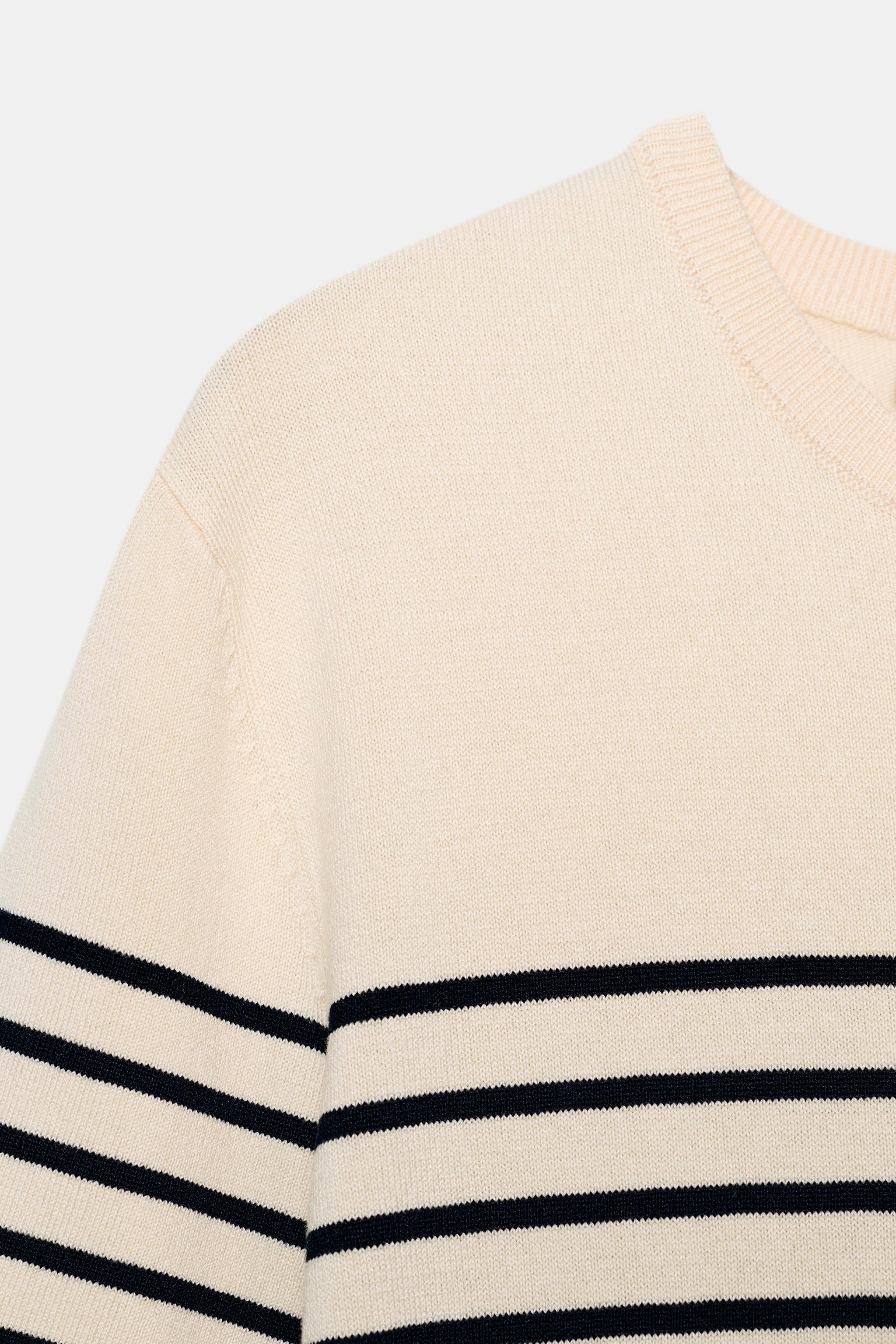 PULL EN MAILLE À MANCHES COURTES ET RAYURES